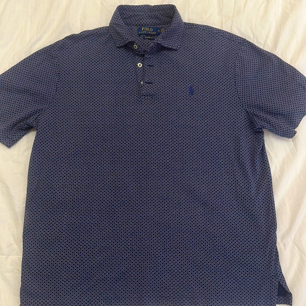Size M men’s classic for soft touch Ralph Lauren polo shirt. Blue polkadot color